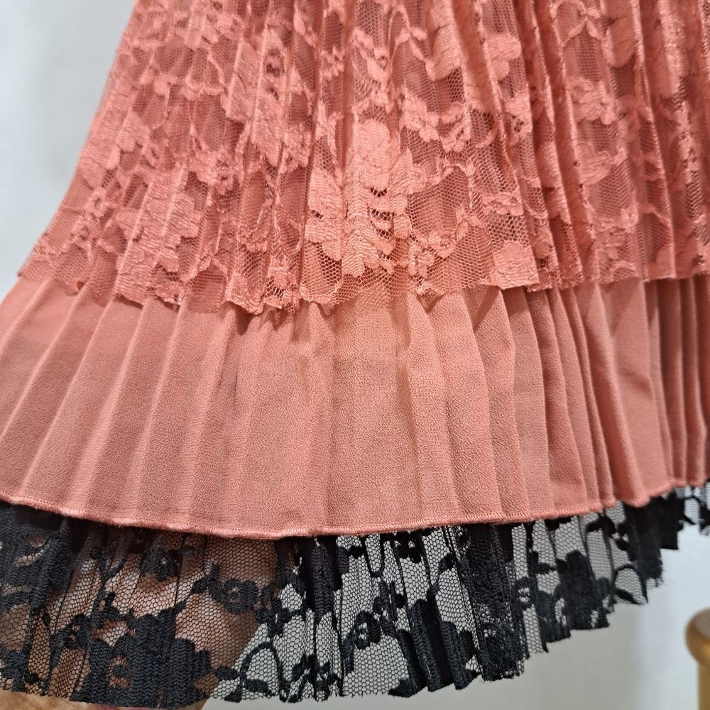 Sisley Lace Trim Mini Dress in Rust and Black - Picture 10 of 16